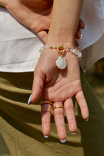 Load image into Gallery viewer, White Quartz Crystal Freshwater Pearl Bracelet