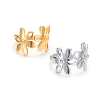 Load image into Gallery viewer, daisy flower ring in gold and silver
