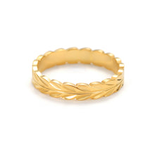 Load image into Gallery viewer, Minimalist gold leaf band ring with engraved botanical pattern, dainty thin gold ring for stacking

