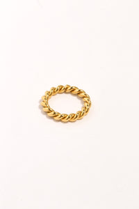 Twist Elegance Rings