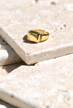 Load image into Gallery viewer, Gold Square Signet Ring
